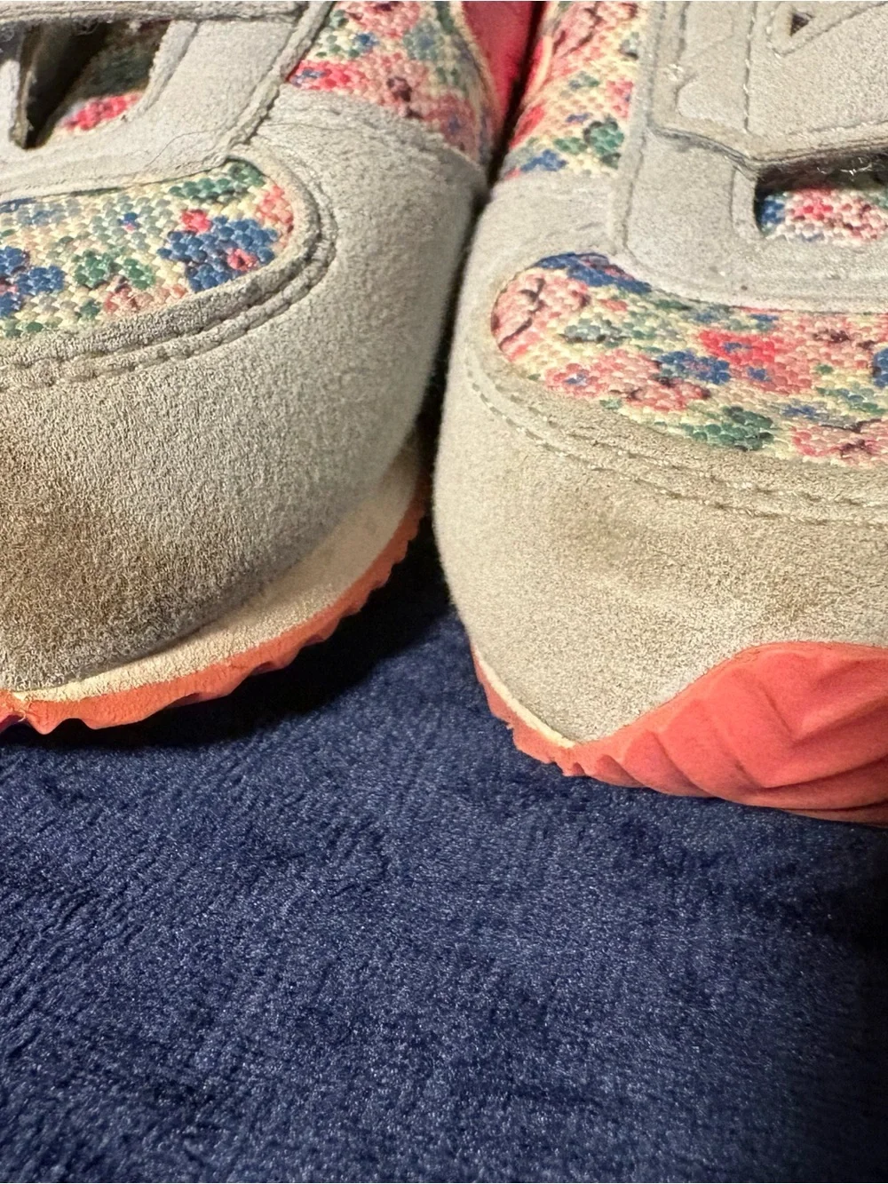 New Balance Kids Floral Velcro Sneakers - Light Gray & Pink Accents toddler  7.5